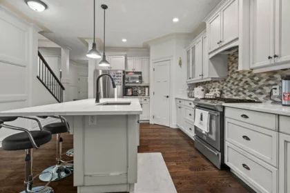 Kitchen Photo of 8512 Bradshaw Place, Chilliwack, BC