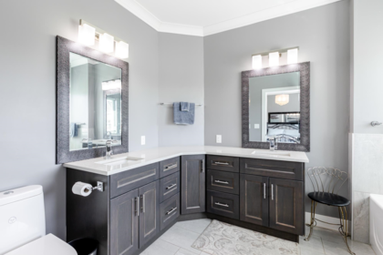 Guest Bathroom Photo of 23436 44 Avenue, Langley, BC