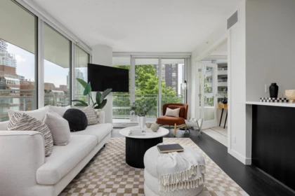 608 1009 Harwood Street, Vancouver, BC