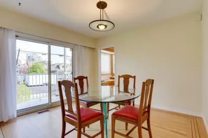 Kitchen Photo of 15568 Thrift Avenue, White Rock, BC