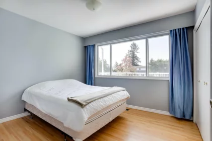 Primary Bedroom Photo of 15568 Thrift Avenue, White Rock, BC