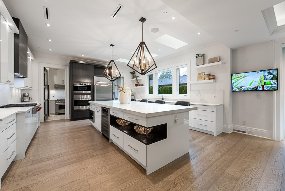 Dining Area Photo of 14237 Vine Avenue, White Rock, BC