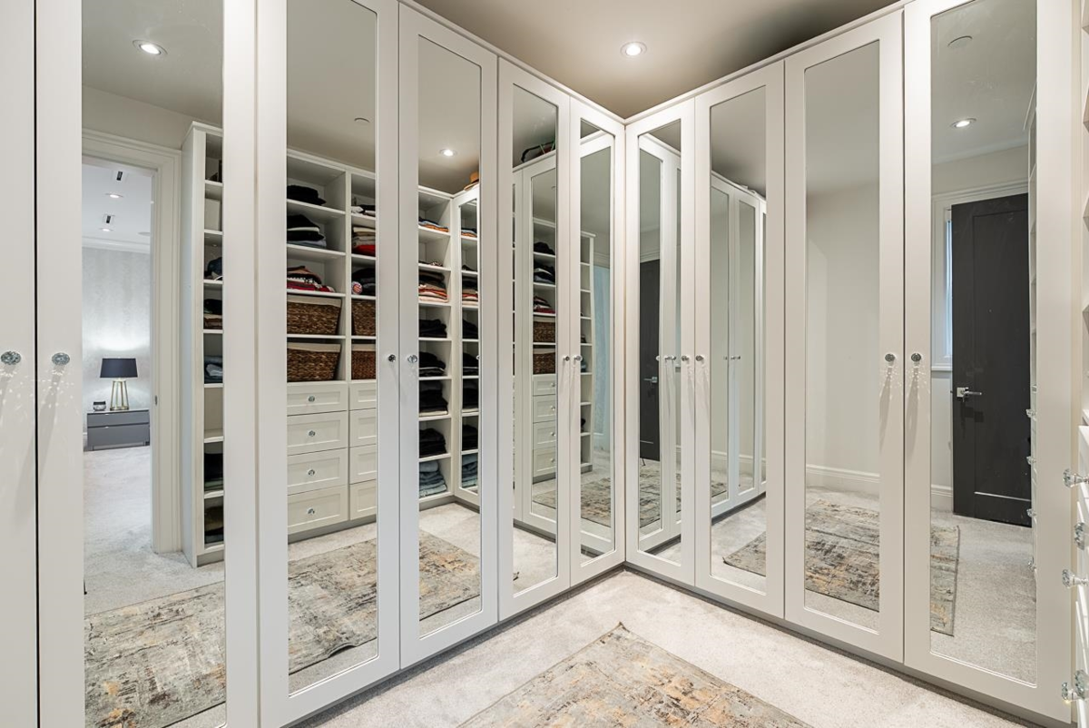 Entry Foyer Photo of 14237 Vine Avenue, White Rock, BC