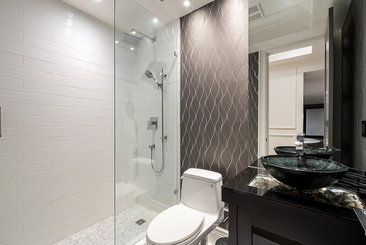 Hot Tub / Spa Photo of 14237 Vine Avenue, White Rock, BC