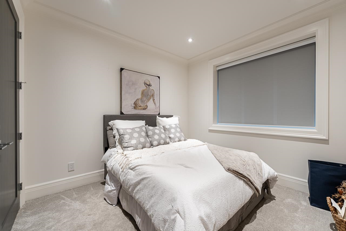 Outdoor Kitchen Photo of 14237 Vine Avenue, White Rock, BC