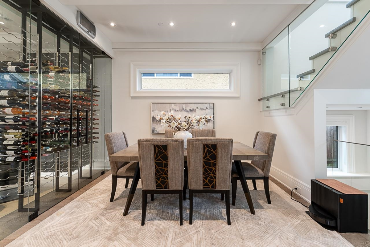 Walk-In Closet Photo of 14237 Vine Avenue, White Rock, BC