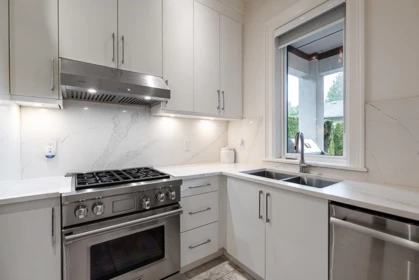 Primary Bedroom Photo of 14237 Vine Avenue, White Rock, BC
