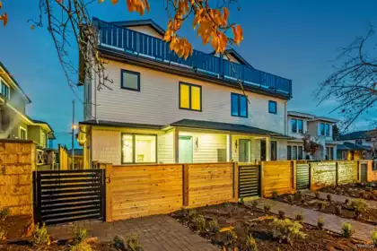 3 6730 Heather Street, Vancouver, BC