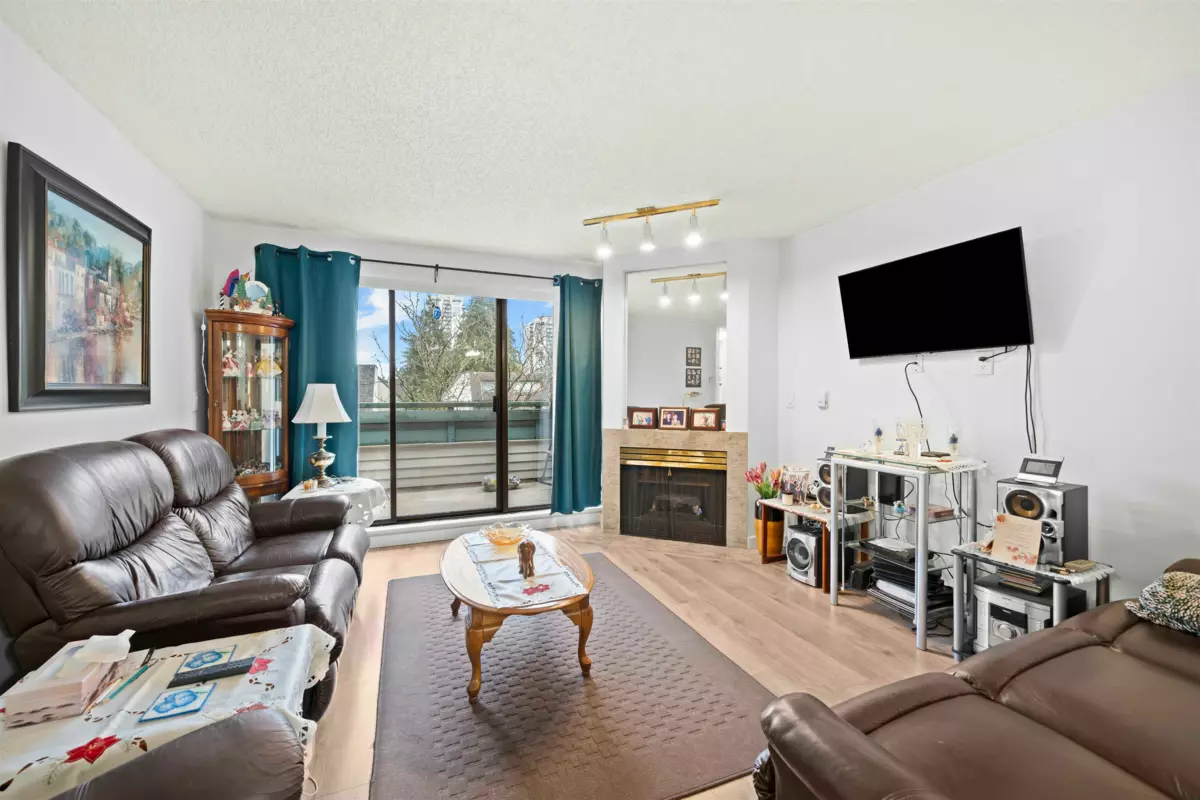 Dining Area Photo of 416 2915 Glen Drive, Coquitlam, BC