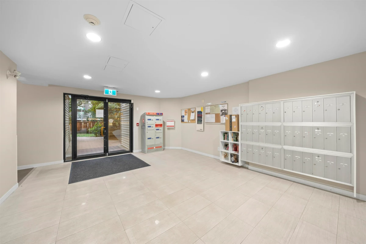Entry Foyer Photo of 416 2915 Glen Drive, Coquitlam, BC