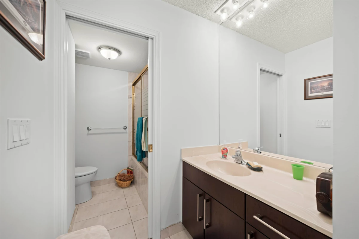 Office / Den Photo of 416 2915 Glen Drive, Coquitlam, BC