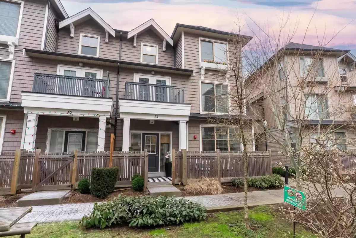 Living Room Photo of 83 20487 65 Avenue, Langley, BC