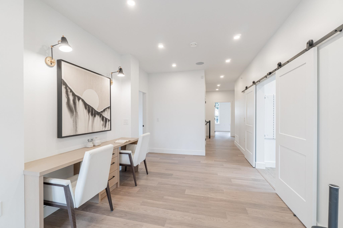 Guest Bathroom Photo of 12018 261 Street, Maple Ridge, BC