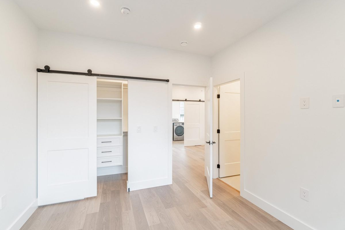Hallway Photo of 12018 261 Street, Maple Ridge, BC