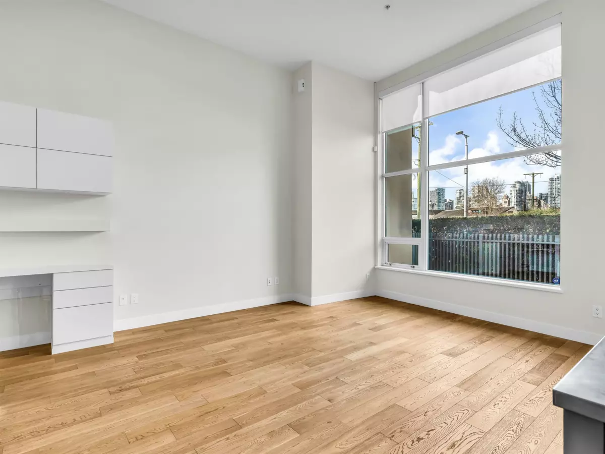 Primary Bathroom Photo of 296 W 1st Avenue, Vancouver, BC