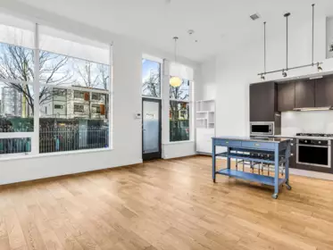 296 W 1st Avenue, Vancouver, BC, Vancouver — Townhouse for sale