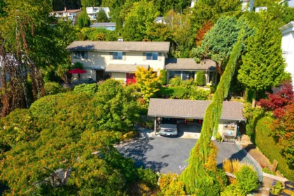 Backyard Photo of 560 Craigmohr Drive, West Vancouver, BC