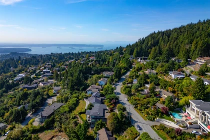 Community Amenities Photo (Clubhouse) of 560 Craigmohr Drive, West Vancouver, BC