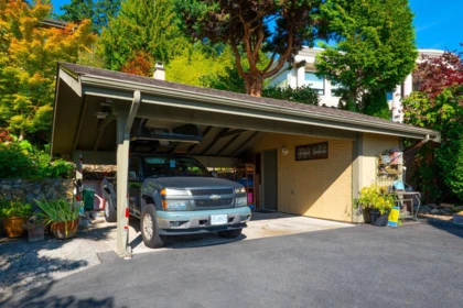 Front Yard Photo of 560 Craigmohr Drive, West Vancouver, BC