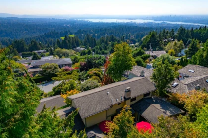 Swimming Pool Photo of 560 Craigmohr Drive, West Vancouver, BC