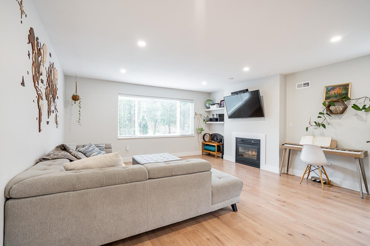 Breakfast Nook Photo of 19 8338 158 Street, Surrey, BC