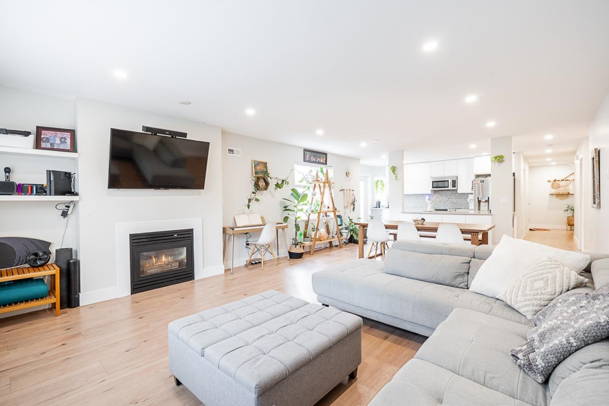 Walk-In Closet Photo of 19 8338 158 Street, Surrey, BC