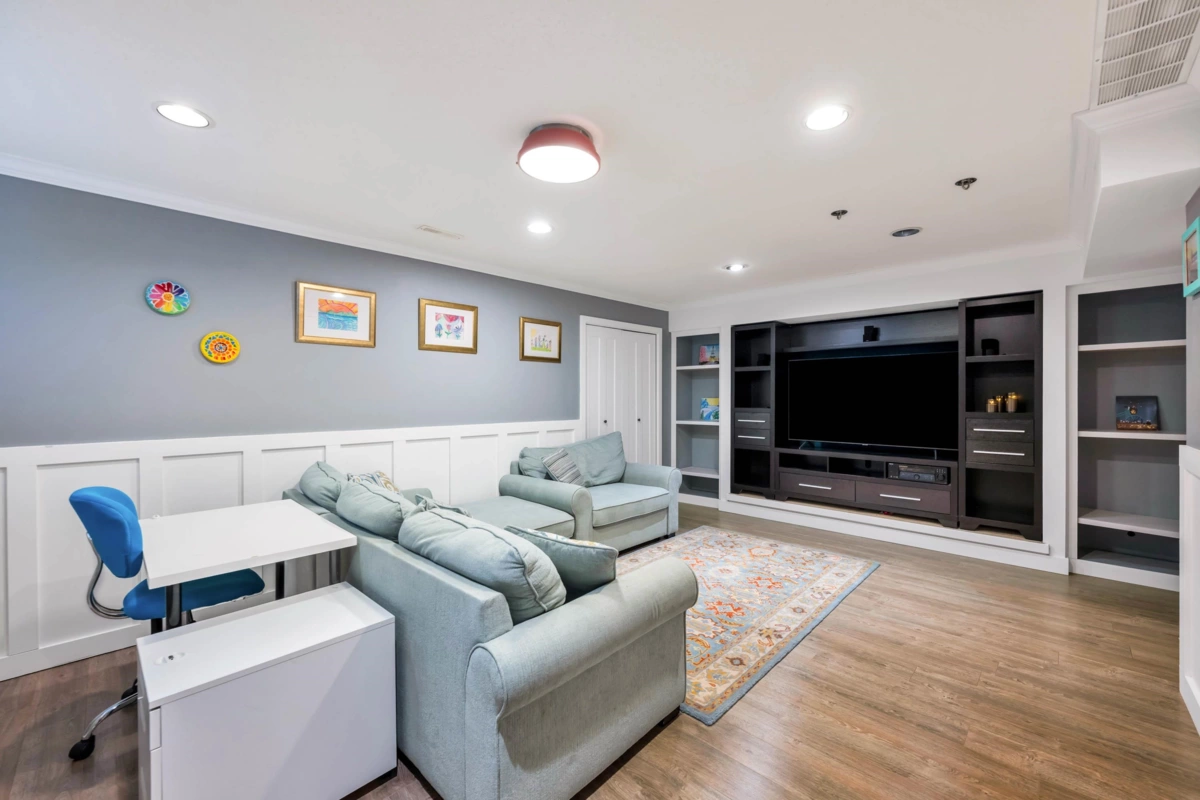 Hallway Photo of 6185 167a Street, Surrey, BC