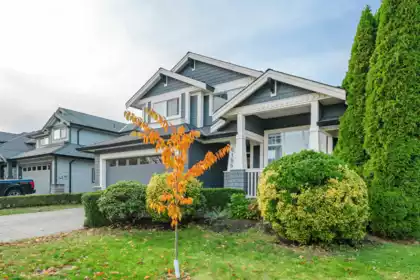 6185 167a Street, Surrey, BC, Cloverdale BC — 5 bed single family residence for sale