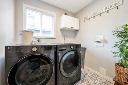 Guest Bathroom Photo of 6185 167a Street, Surrey, BC