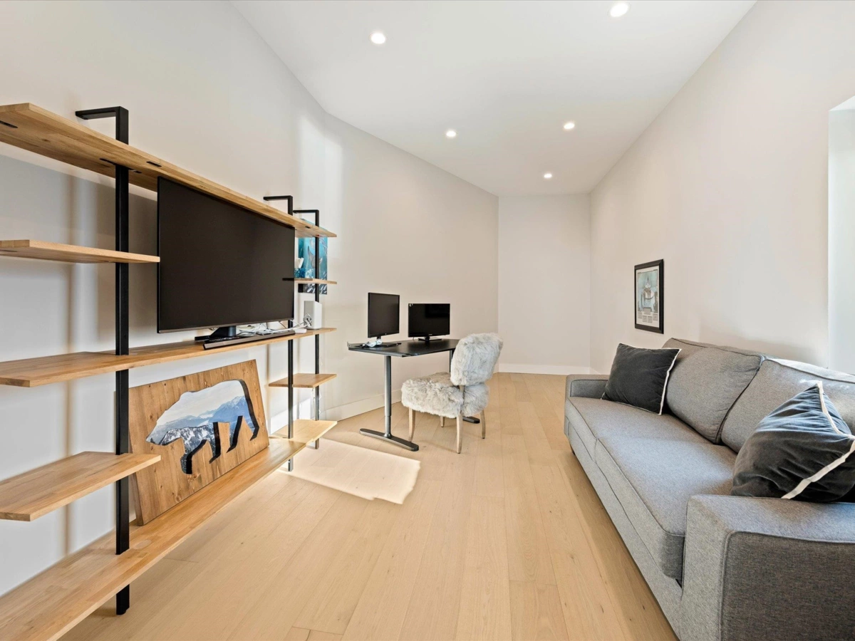 Basement Recreation Room Photo of 41337 Horizon Drive, Squamish, BC