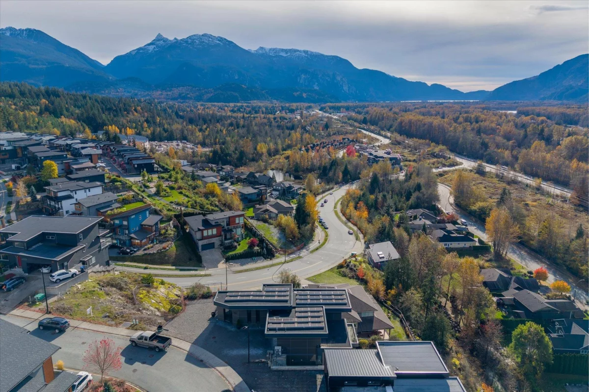 Family Room Photo of 41337 Horizon Drive, Squamish, BC