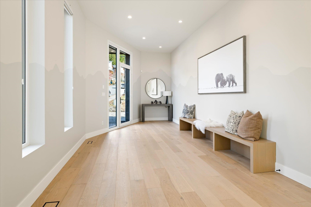 Kitchen Island Photo of 41337 Horizon Drive, Squamish, BC