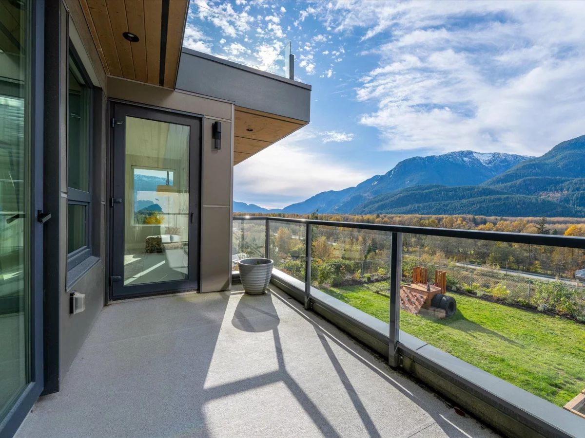 Outdoor Deck Photo of 41337 Horizon Drive, Squamish, BC