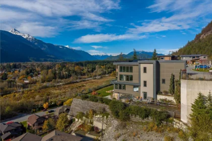 41337 Horizon Drive, Squamish, BC, Squamish — Single Family Residence for sale