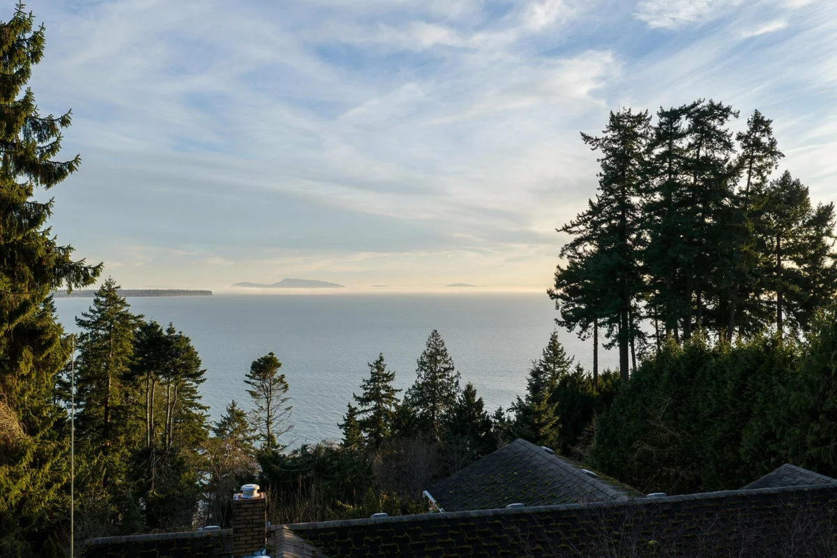 Basement Recreation Room Photo of 13910 Terry Road, White Rock, BC