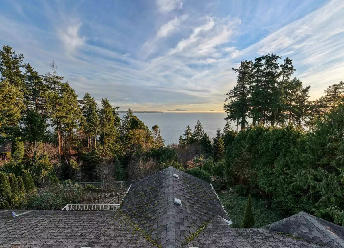 Guest Bathroom Photo of 13910 Terry Road, White Rock, BC