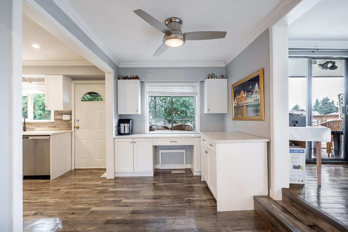 Kitchen Island Photo of 4729 64 Street, Delta, BC