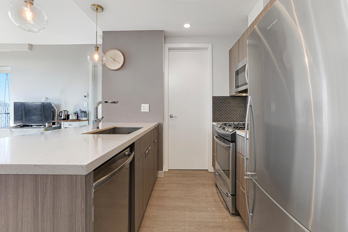 Walk-In Closet Photo of 1102 1788 Ontario Street, Vancouver, BC