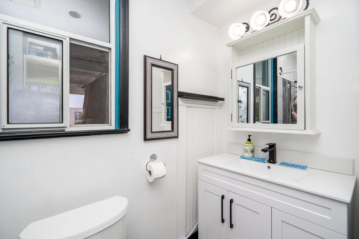 Pantry Photo of 1490 E 15th Avenue, Vancouver, BC