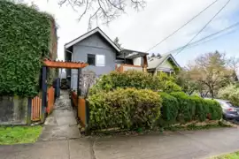 1490 E 15th Avenue, Vancouver, BC