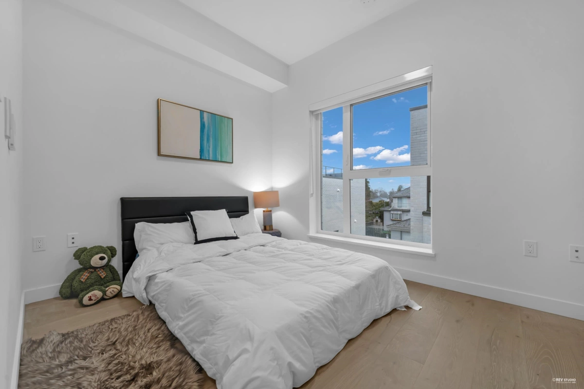 Bedroom 3 Photo of 659 W 30th Avenue, Vancouver, BC