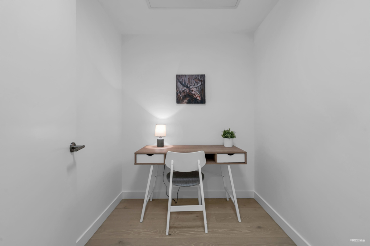 Hallway Photo of 659 W 30th Avenue, Vancouver, BC