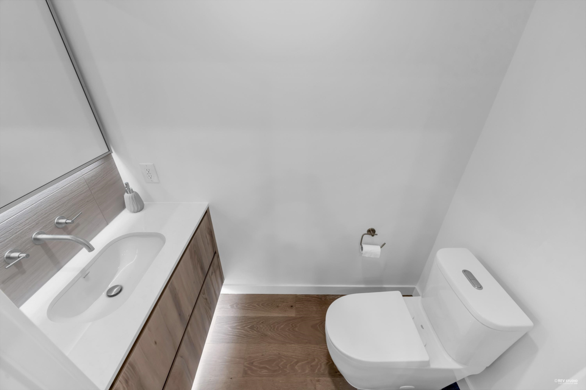 Mudroom Photo of 659 W 30th Avenue, Vancouver, BC