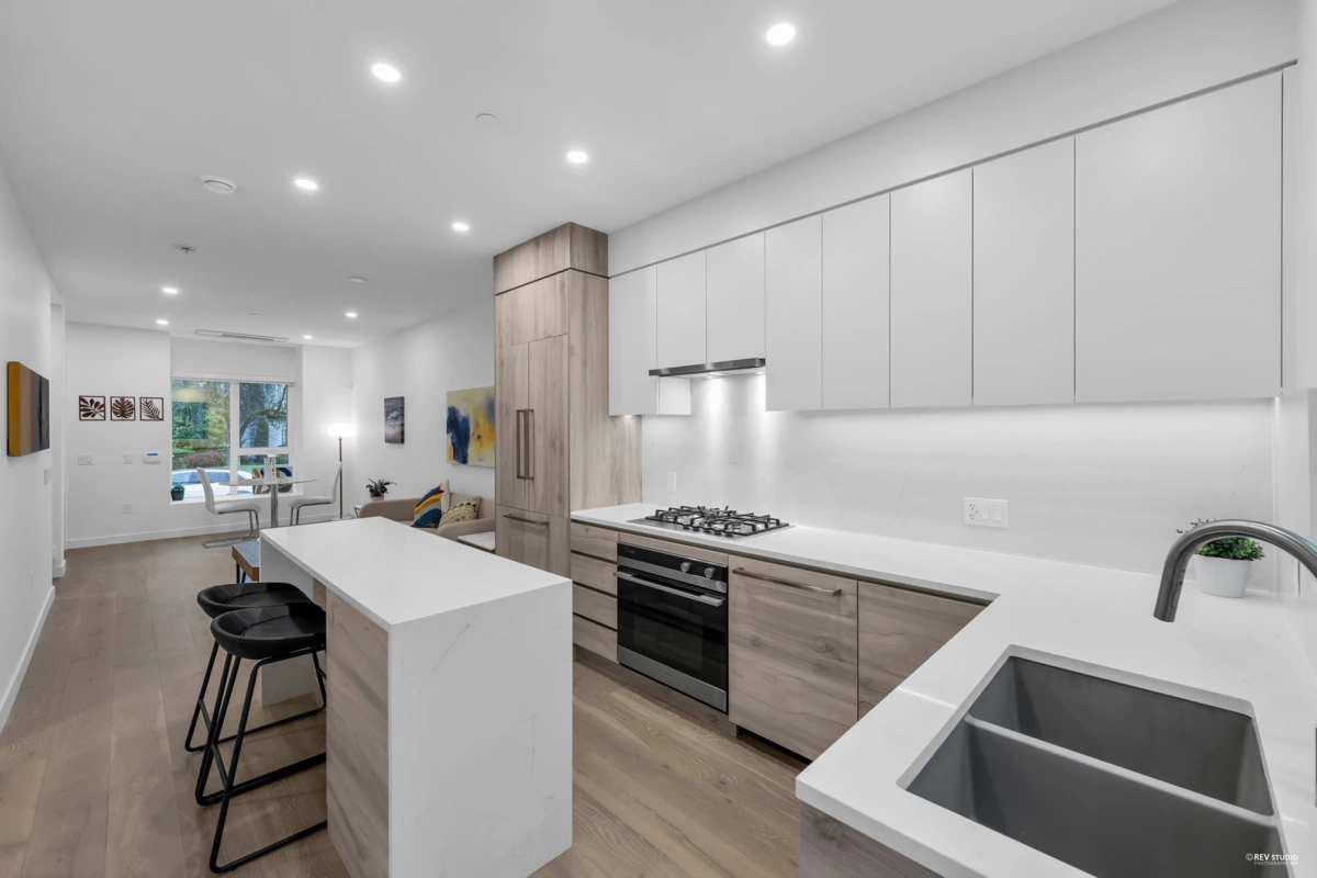 Primary Bathroom Photo of 659 W 30th Avenue, Vancouver, BC