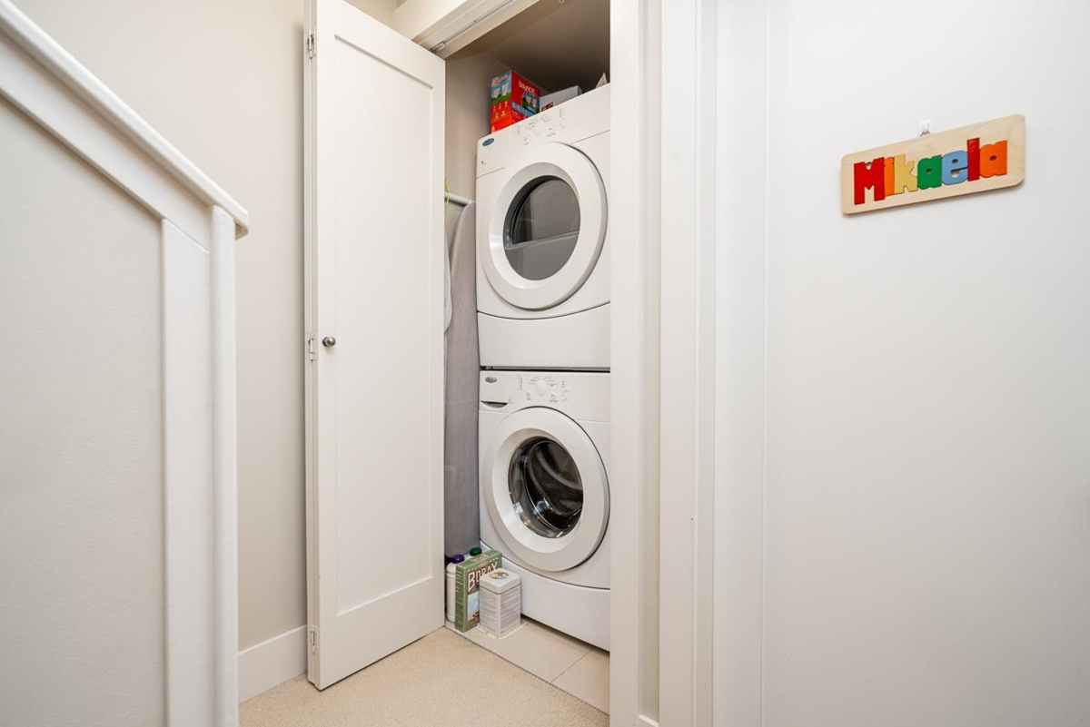 Front Yard Photo of 5946 Oak Street, Vancouver, BC