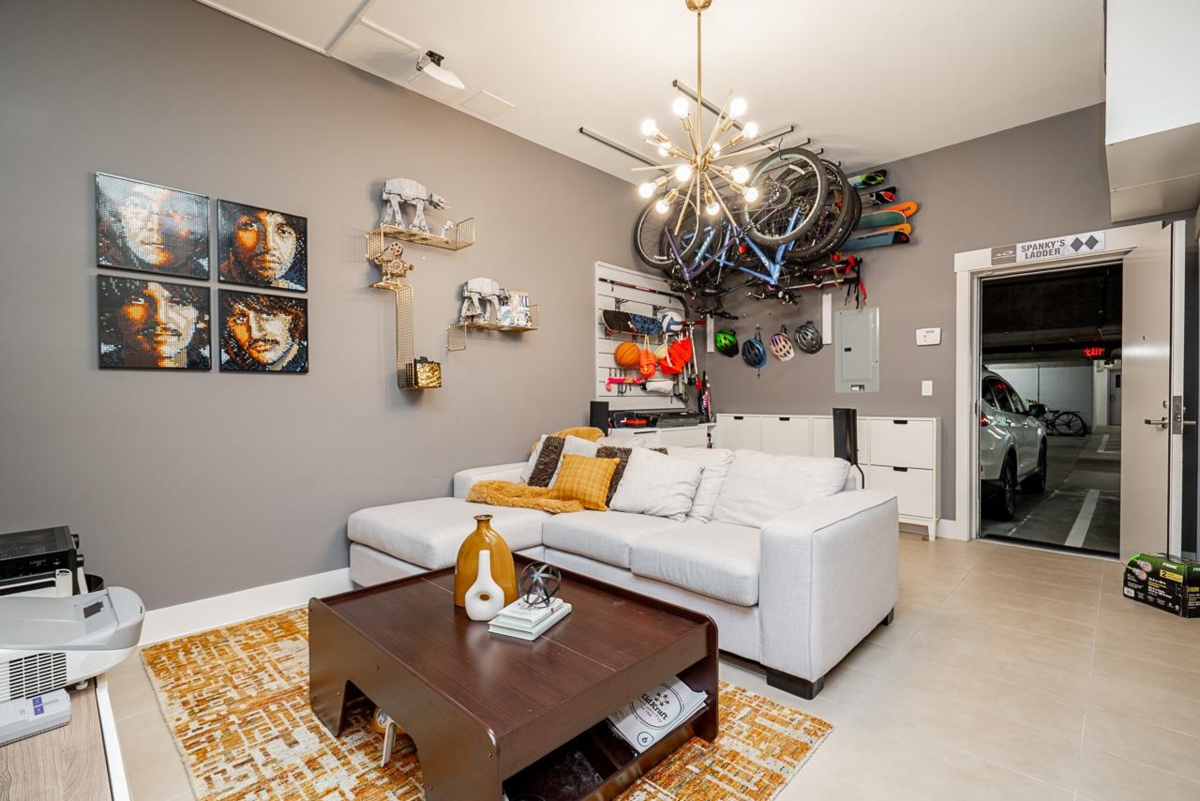 Hot Tub / Spa Photo of 5946 Oak Street, Vancouver, BC