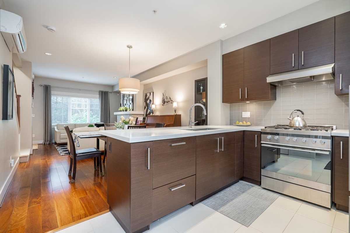 Kitchen Photo of 5946 Oak Street, Vancouver, BC