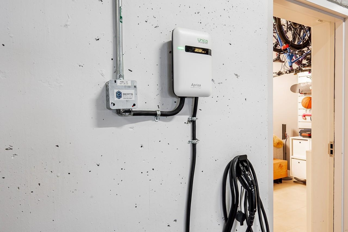 Outdoor Kitchen Photo of 5946 Oak Street, Vancouver, BC