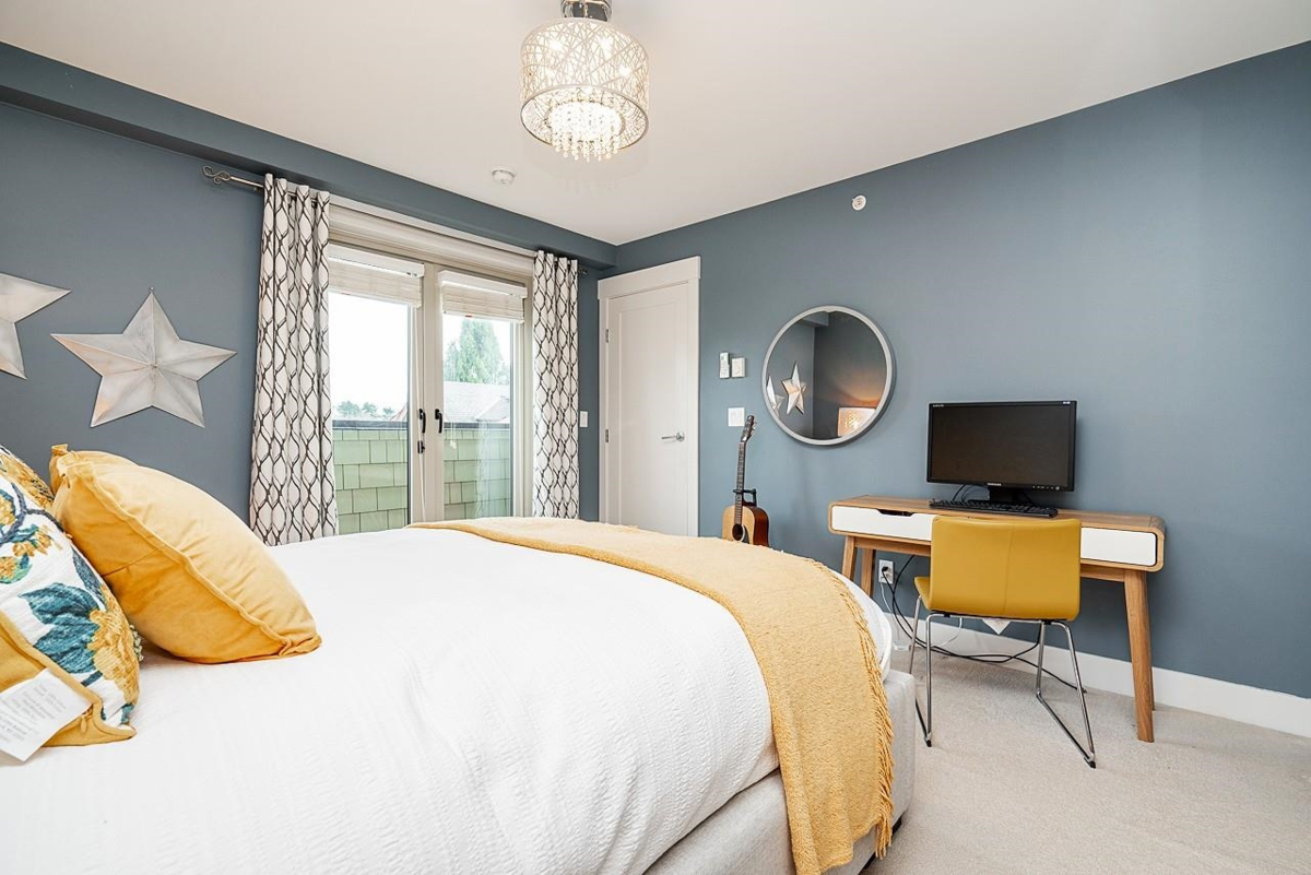 Powder Room Photo of 5946 Oak Street, Vancouver, BC