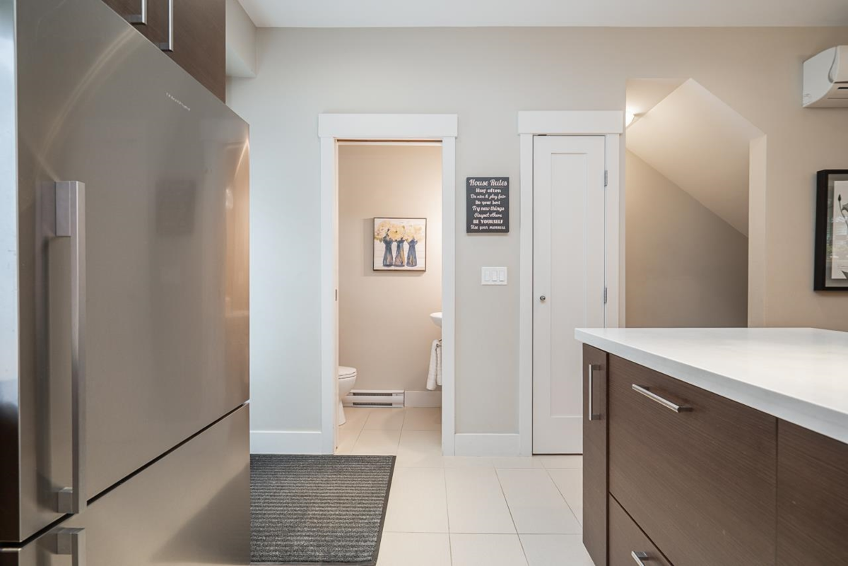 Walk-In Closet Photo of 5946 Oak Street, Vancouver, BC